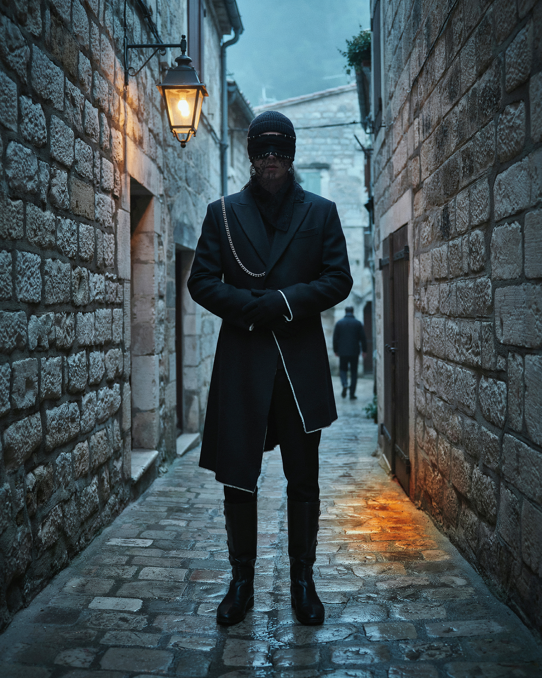 Look 5 — The Alley Cut (Night Walker)